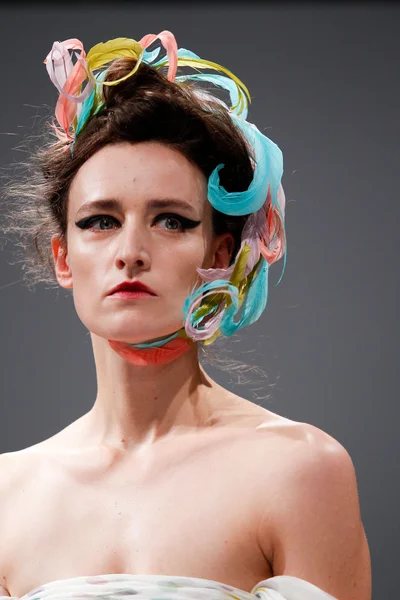 Look 18